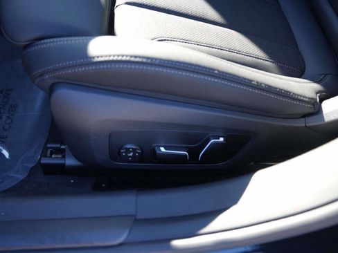 New 2026 BMW 330i Sedan w/ Convenience Package image 14