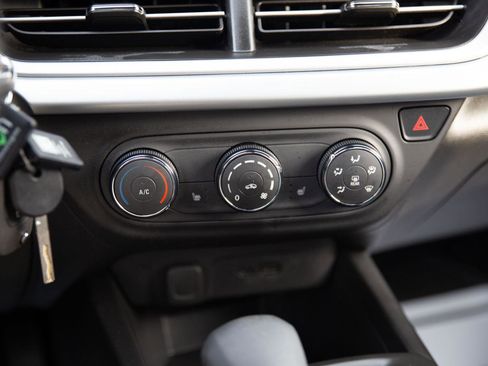 Certified 2024 Chevrolet Trax RS w/ Driver Confidence Package image 15