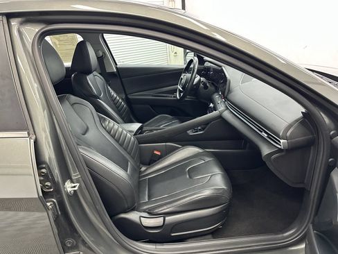 Used 2024 Hyundai Elantra Limited FWD image 14
