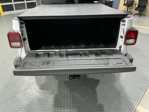 Used 2020 Jeep Gladiator Sport w/ Quick Order Package 24S image 10
