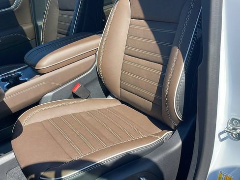New 2026 GMC Acadia Denali Ultimate w/ LPO, Floor Liner Package AWD/4WD image 12