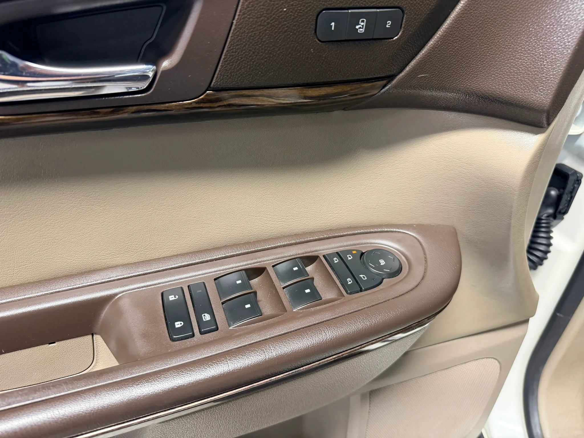 Used 2013 GMC Acadia Denali FWD image 6