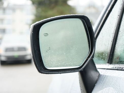 Used 2017 Subaru Forester 2.5i Limited image 9