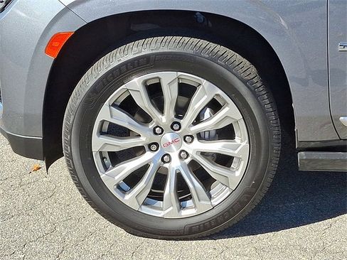 Used 2022 GMC Yukon Denali image 8