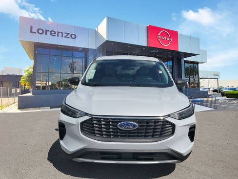 Used 2025 Ford Escape Active FWD image 2