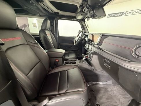 Used 2024 Jeep Wrangler Rubicon image 16