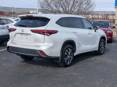 Used 2022 Toyota Highlander XLE image 6