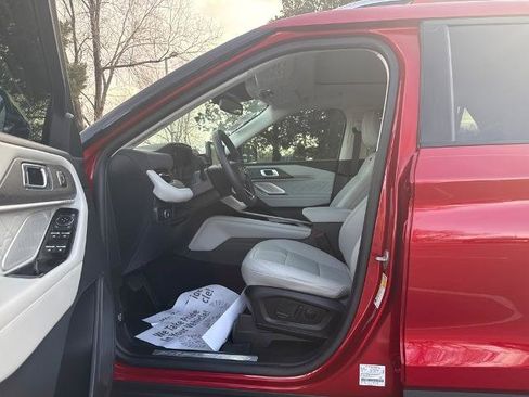 Certified 2025 Ford Explorer Platinum w/ Ultimate Package image 10