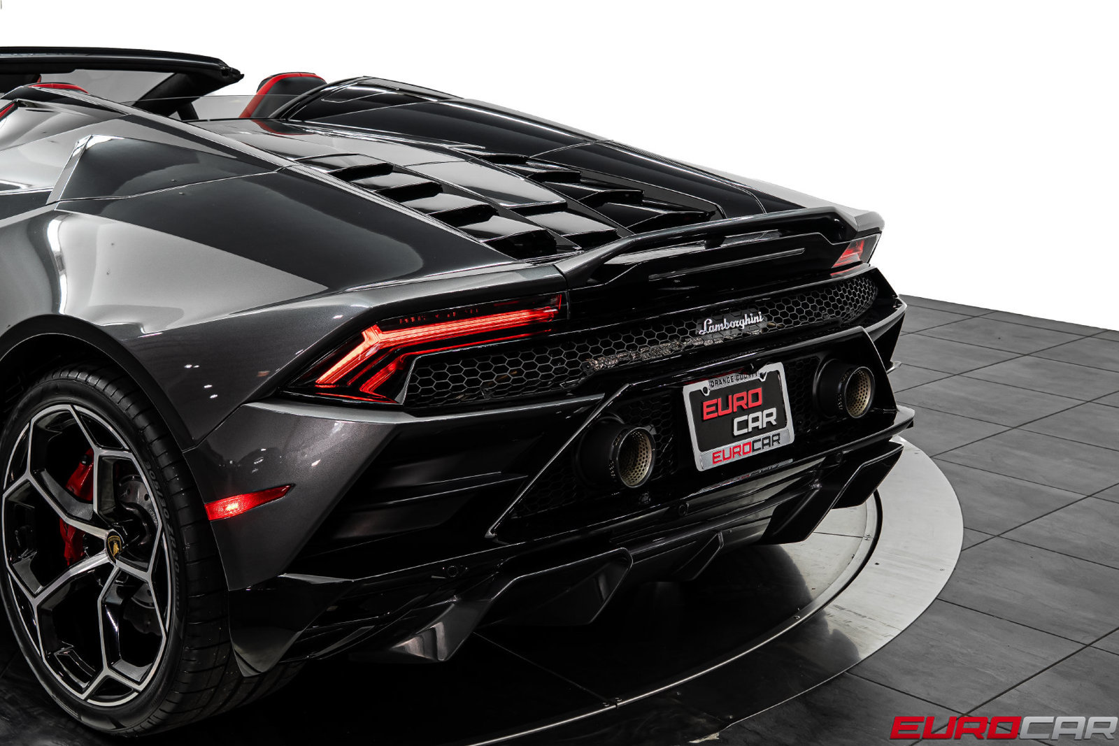 Used 2021 Lamborghini Huracan EVO RWD image 20