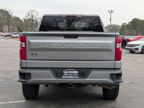 Used 2023 Chevrolet Silverado 1500 Custom image 8