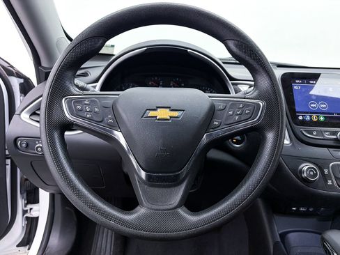 Used 2025 Chevrolet Malibu LS FWD image 24