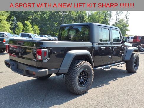 Used 2025 Jeep Gladiator Sport AWD/4WD image 6