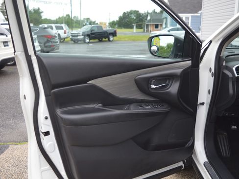 Used 2016 Nissan Murano SV AWD/4WD image 22