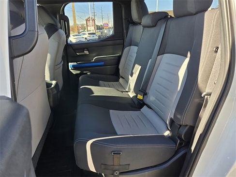 Used 2024 Toyota Tacoma TRD Off-Road image 5