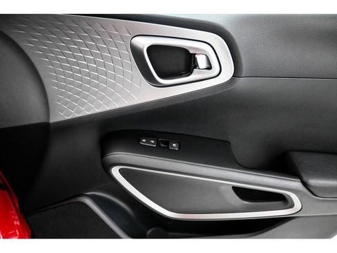 Used 2021 Kia Soul LX FWD image 18