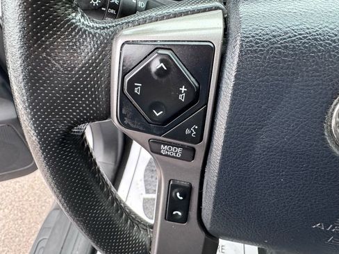 Used 2017 Toyota Tacoma SR5 w/ Tow Package image 17