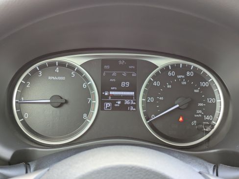 New 2025 Nissan Kicks Play S image 24