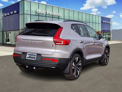 Used 2026 Volvo XC40 B5 Ultra w/ Protection Package Premier