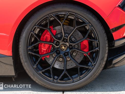 Used 2018 Lamborghini Huracan Performante image 9