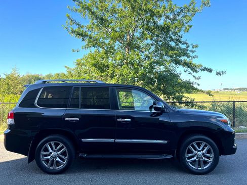 Used 2013 Lexus LX 570 4WD image 9