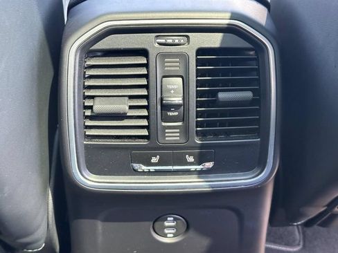Used 2024 Porsche Macan AWD/4WD image 15