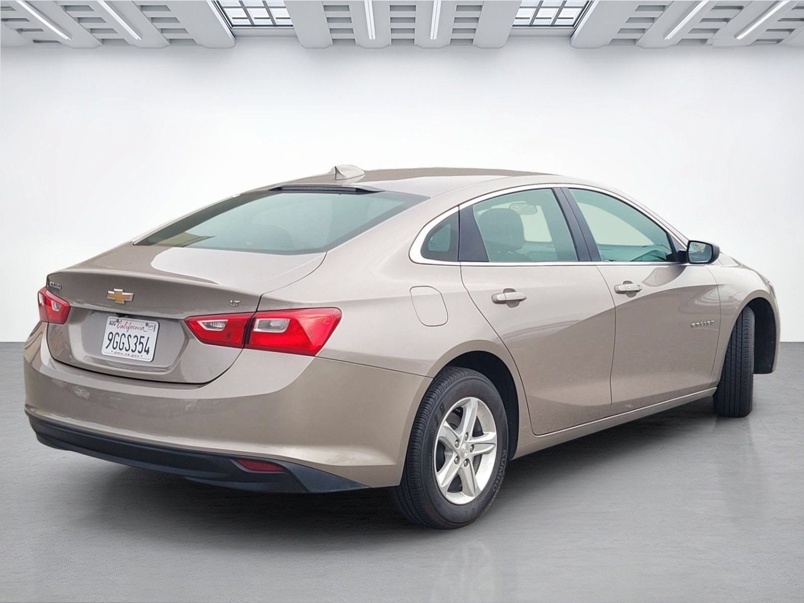 Used 2023 Chevrolet Malibu LT FWD image 4