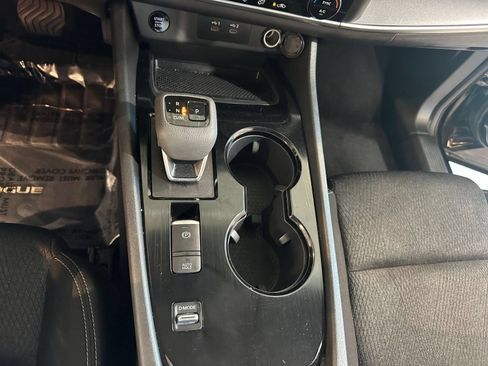 Used 2025 Nissan Rogue SV FWD image 42