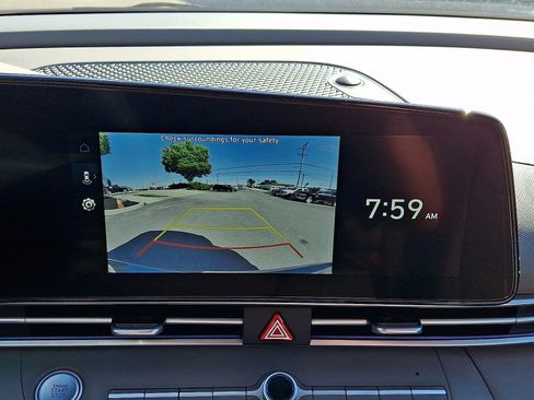 Certified 2025 Hyundai Elantra SEL FWD image 19