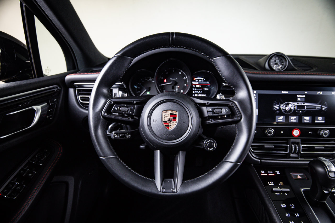 Certified 2023 Porsche Macan Turbo AWD/4WD image 26