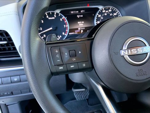 Used 2022 Nissan Rogue SV FWD image 24
