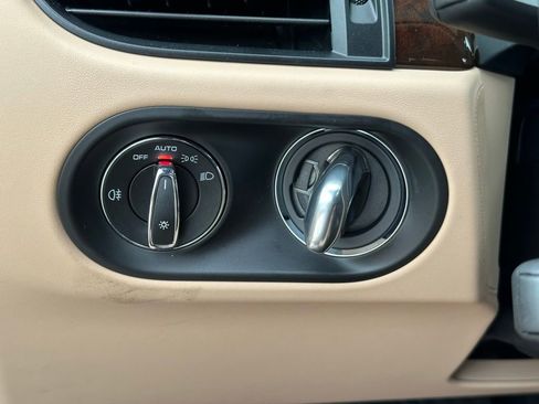 Certified 2025 Porsche Macan image 34