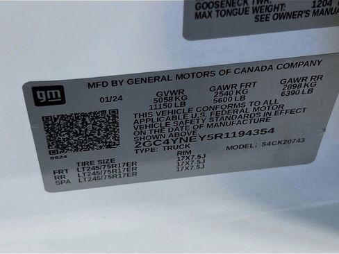 Used 2024 Chevrolet Silverado 2500 LT image 32