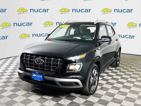 Certified 2025 Hyundai Venue SEL image 3