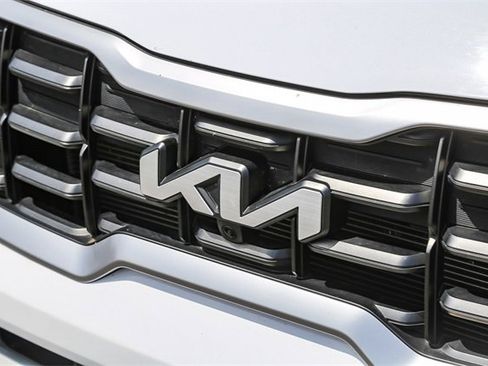 Used 2024 Kia Telluride SX Prestige w/ Towing Package image 6