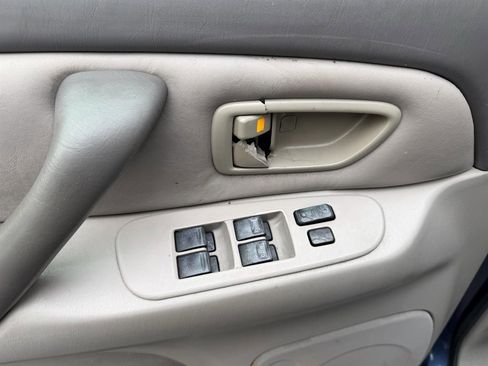 Used 2003 Toyota Sequoia SR5 image 8