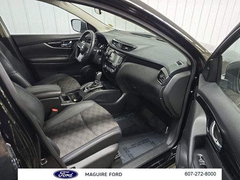 Used 2022 Nissan Rogue Sport SV w/ Technology Package AWD/4WD image 18