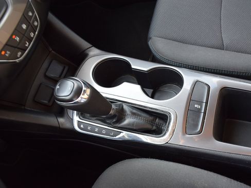 Used 2017 Chevrolet Cruze LT image 20