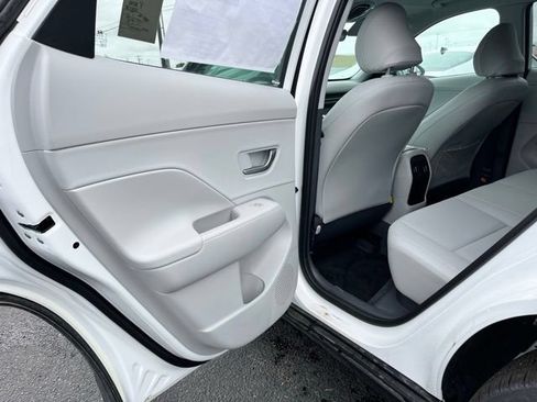 New 2026 Hyundai Kona SEL Premium FWD image 17