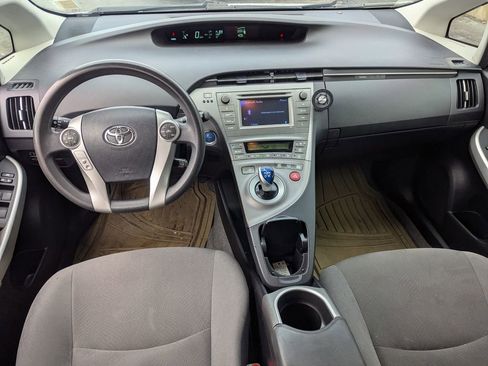 Used 2015 Toyota Prius Two image 27