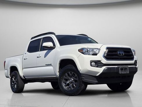 Used 2023 Toyota Tacoma SR5 RWD image 2