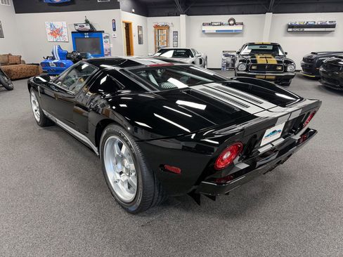 Used 2005 Ford GT RWD image 39