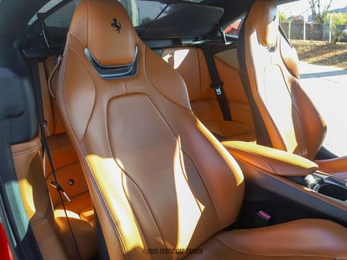 Used 2019 Ferrari Portofino image 38