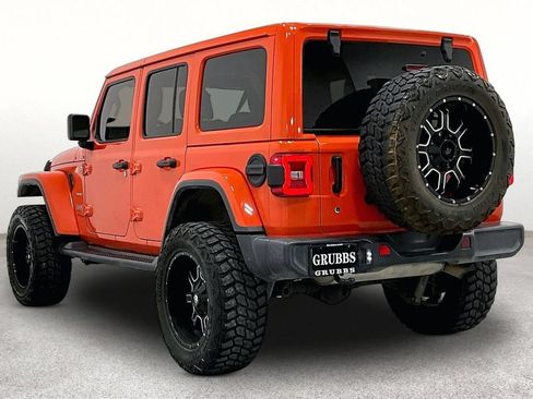 Used 2020 Jeep Wrangler Unlimited Sahara w/ Uconnect 4C Nav & Sound Group AWD/4WD image 15