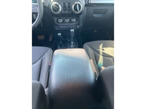 Used 2017 Jeep Wrangler Unlimited Sahara w/ Dual Top Group AWD/4WD image 11