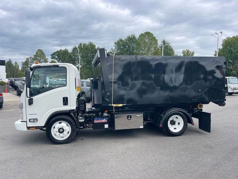 Used 2024 Chevrolet Low Cab Forward RWD image 2