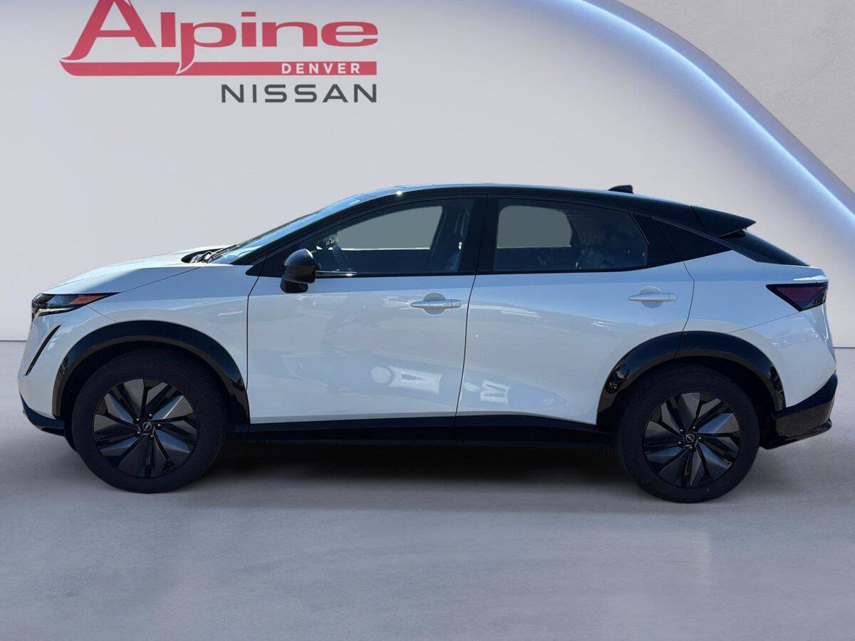 Used 2024 Nissan Ariya AWD image 2