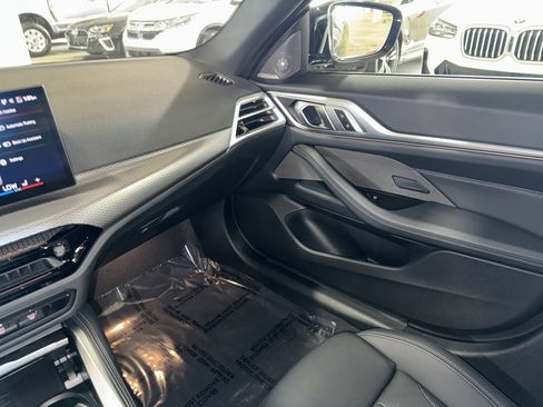 Certified 2025 BMW M440i image 30