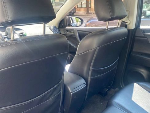 Used 2010 MAZDA MAZDA3 i Touring FWD image 22