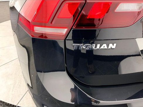 Used 2018 Volkswagen Tiguan S image 8
