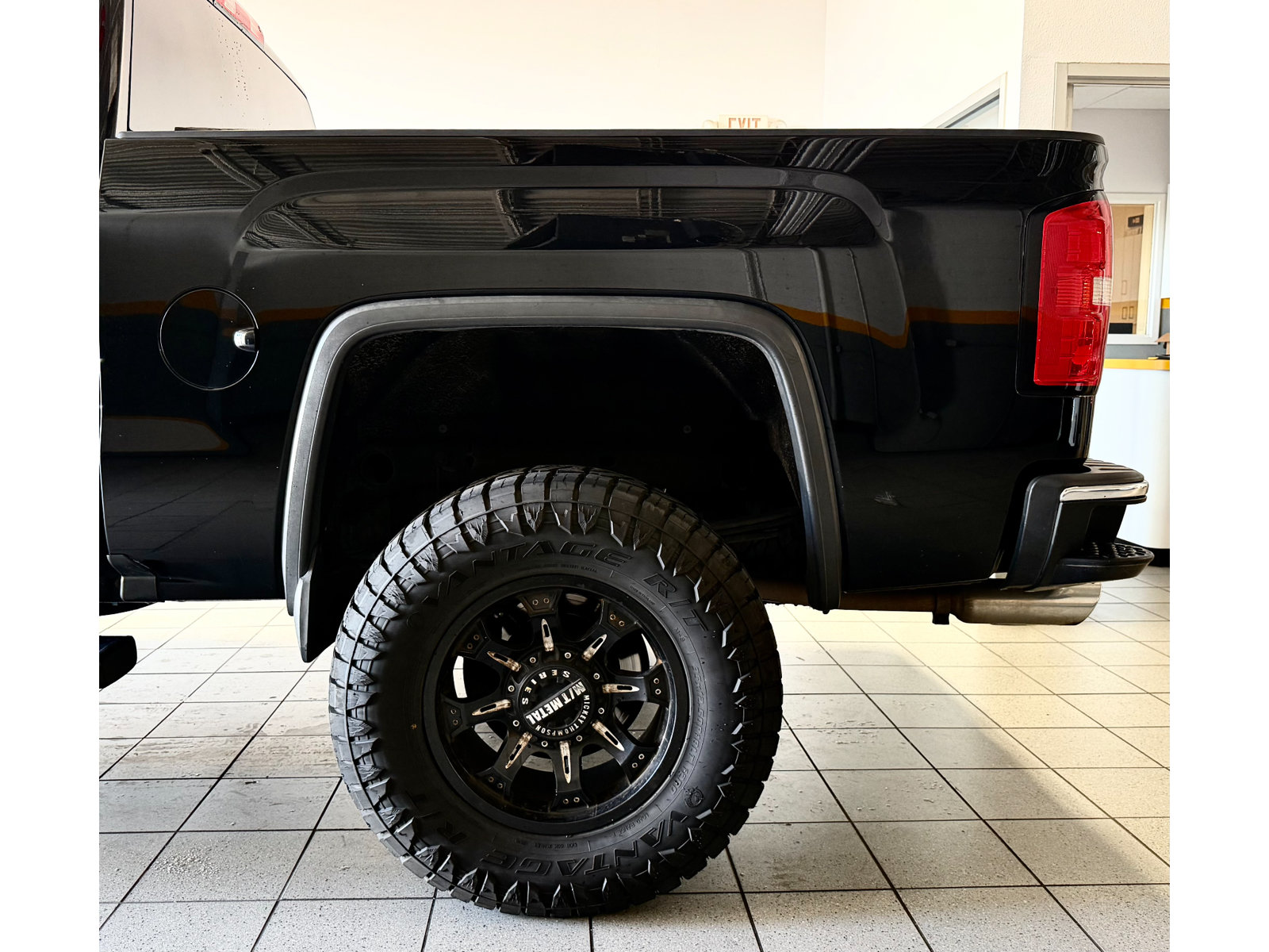 Used 2016 GMC Sierra 1500 SLE w/ Suspension Package, Off-Road AWD/4WD image 12